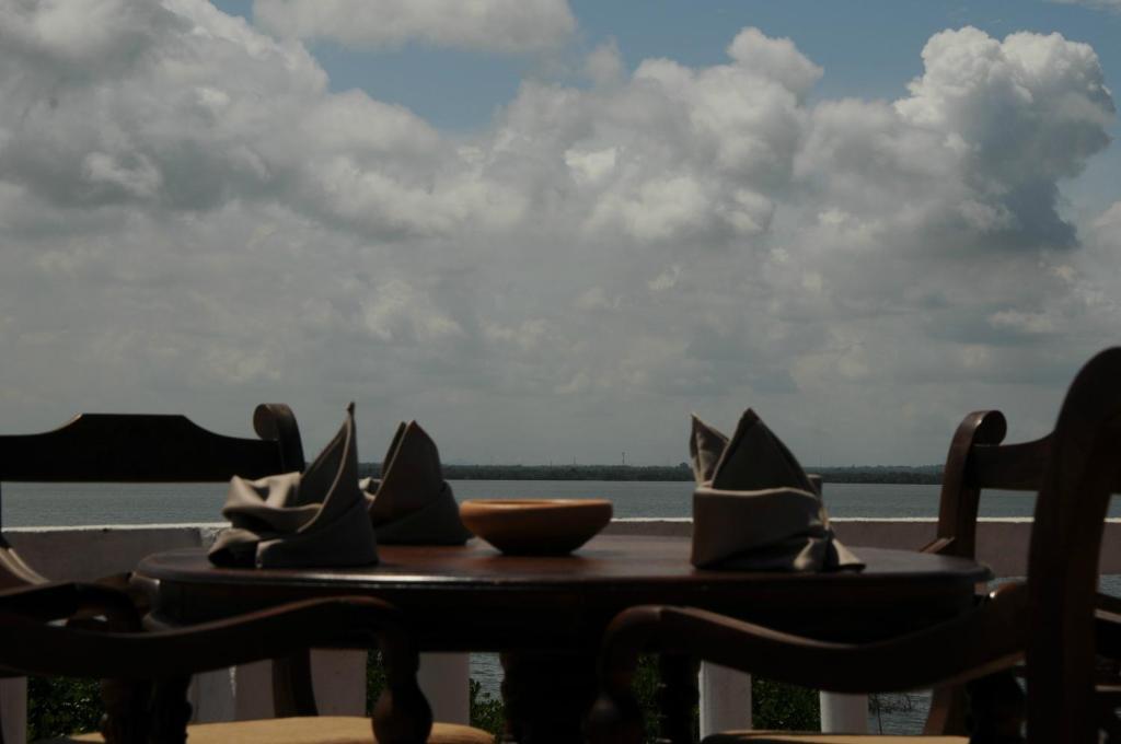 Hotel Lagoon Paradise Negombo Extérieur photo