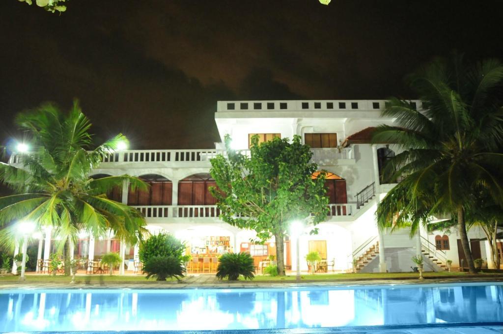 Hotel Lagoon Paradise Negombo Extérieur photo