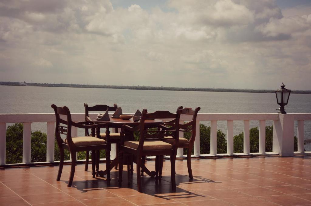 Hotel Lagoon Paradise Negombo Extérieur photo
