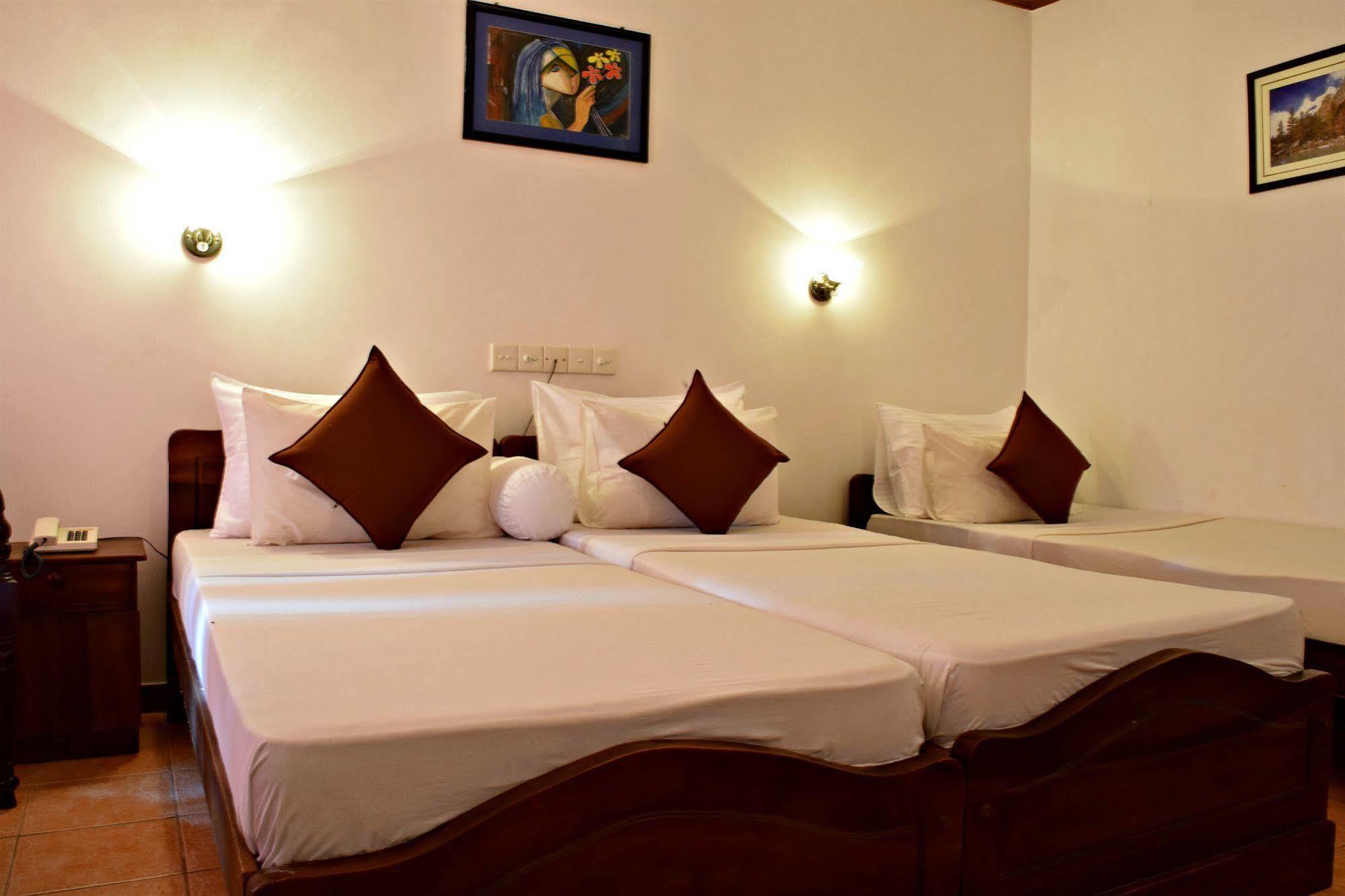 Hotel Lagoon Paradise Negombo Extérieur photo