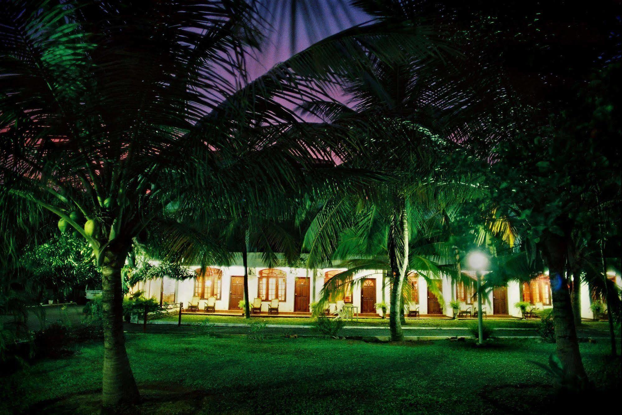 Hotel Lagoon Paradise Negombo Extérieur photo