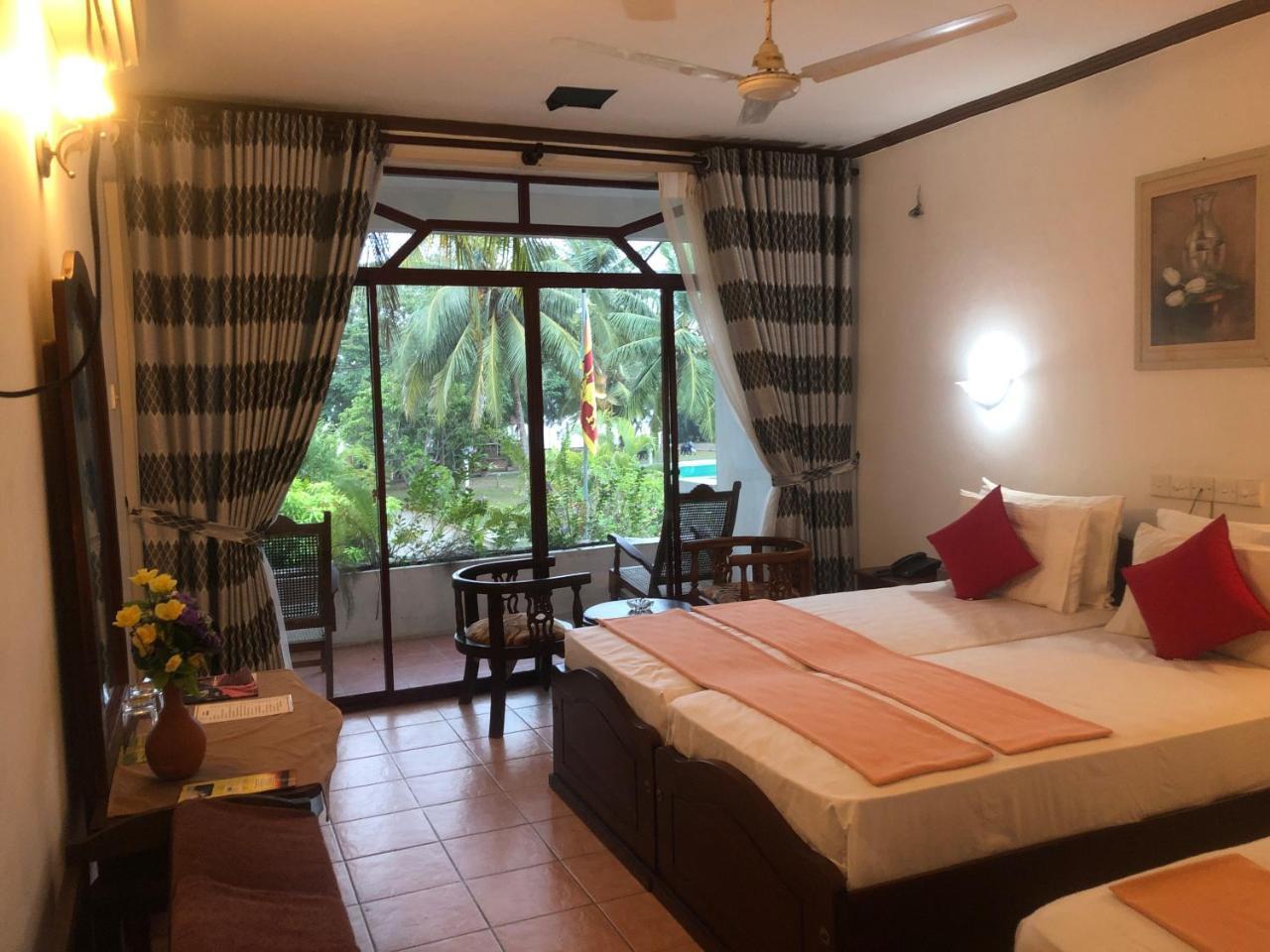 Hotel Lagoon Paradise Negombo Extérieur photo