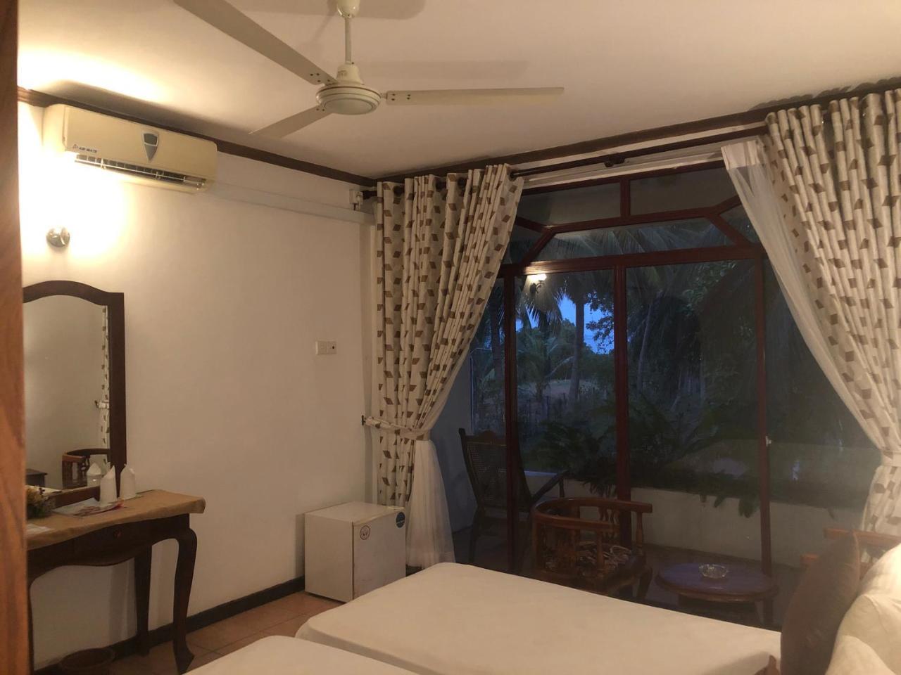 Hotel Lagoon Paradise Negombo Extérieur photo