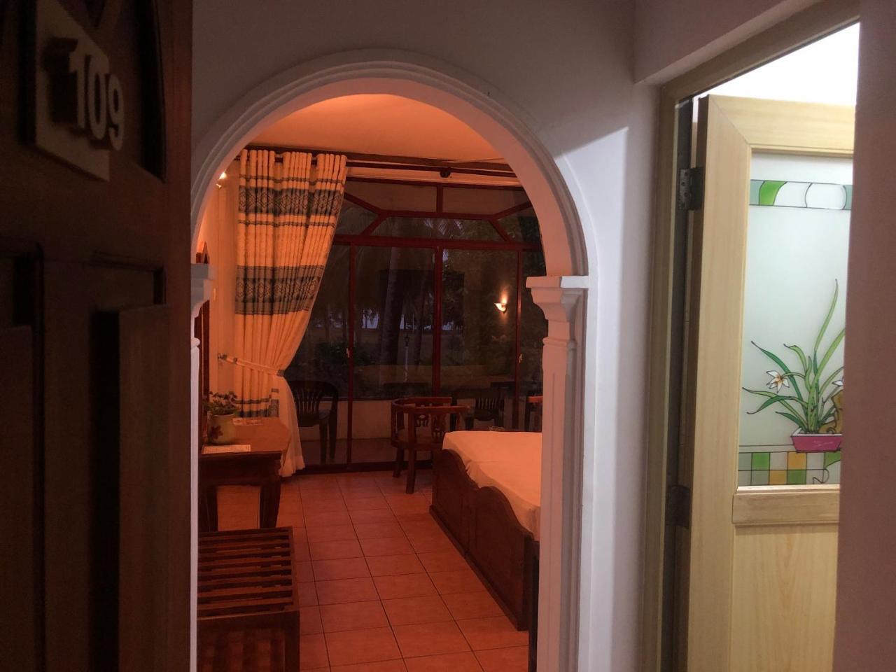 Hotel Lagoon Paradise Negombo Extérieur photo